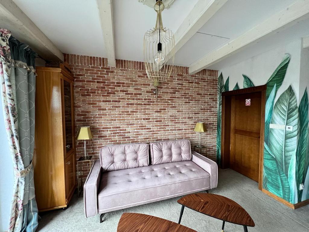 Hotel-Przystan Kikol Exteriör bild