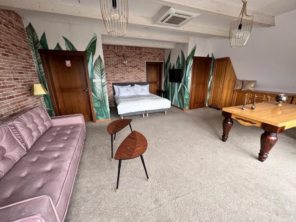 Hotel-Przystan Kikol Exteriör bild